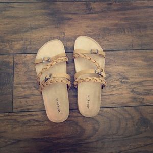 NWOT Braided Strap Birkenstock Style Sandals